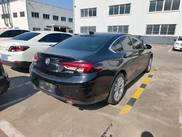 Buick Regal — Фото автомобиля 6