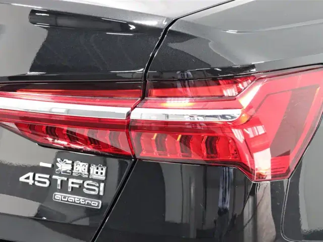 Audi A6L — Фото автомобиля 18