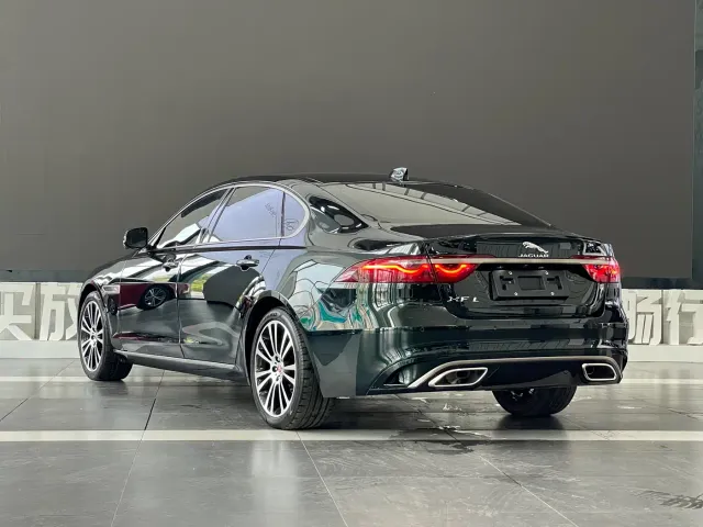 Jaguar XFL — Фото автомобиля 4