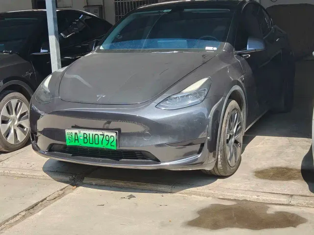 Фотография автомобиля — Tesla Model Y