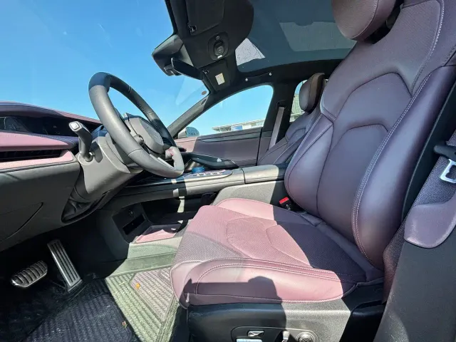 Xiaomi SU7 — Фото автомобиля 12
