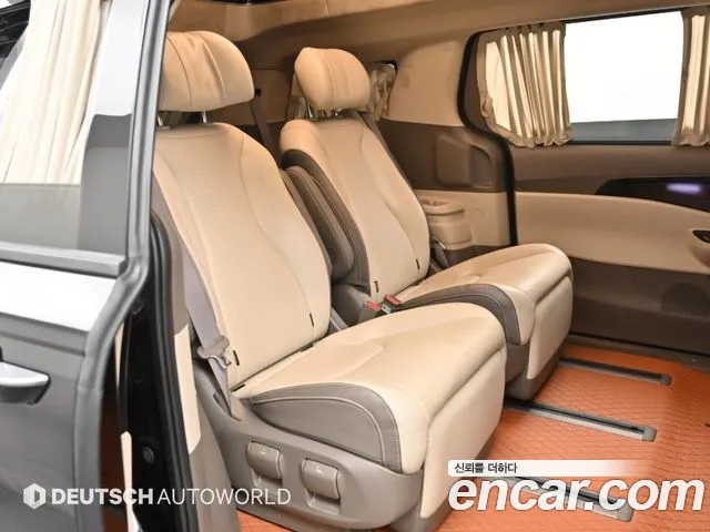 Kia Carnival Generation 4 — Фото автомобиля 12