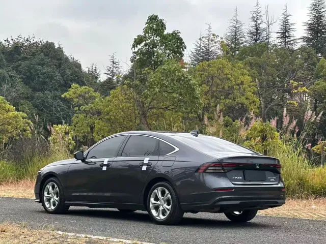 Honda Accord — Фото автомобиля 6