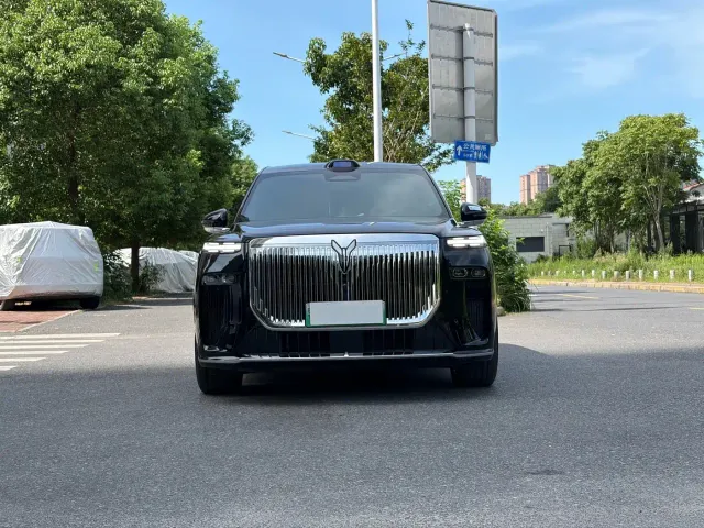 Voyah Auto VOYAH Taisan 2026 Model Base — Фото автомобиля 2