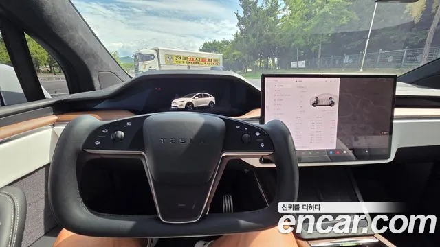 Tesla Model X — Фото автомобиля 4