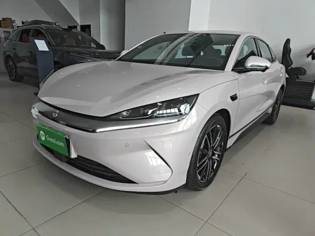 Фотография автомобиля — BYD Qin L