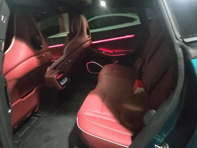 Denza Z9GT — Фото автомобиля 11