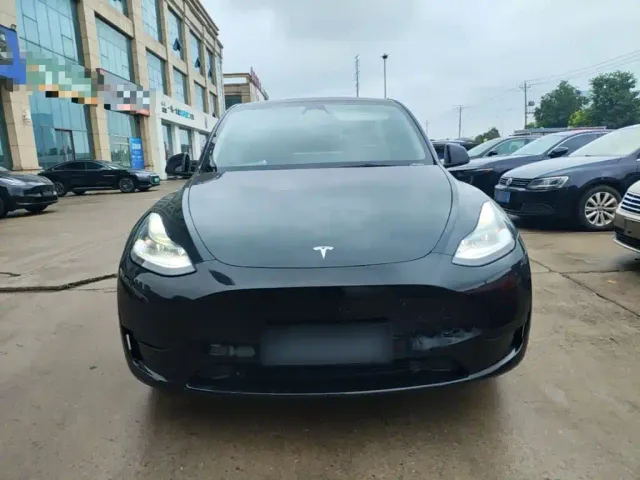 Tesla Model Y — Фото автомобиля 2