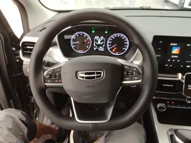 Geely Binyue — Фото автомобиля 10