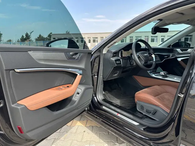 Audi A7L — Фото автомобиля 10