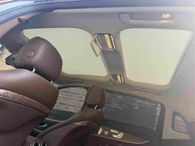 Mercedes-Benz E-Class — Фото автомобиля 16