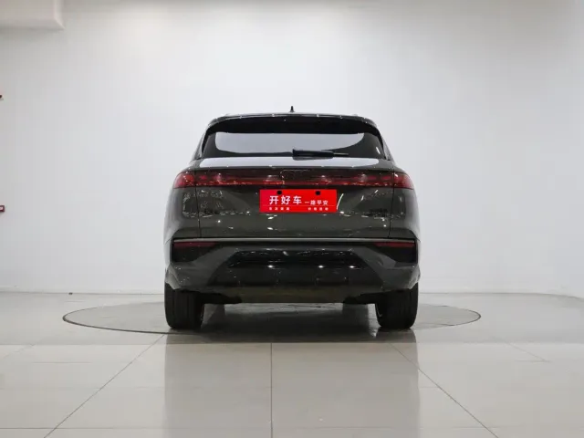 Audi Q6 — Фото автомобиля 5