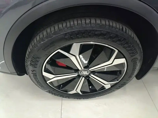 BYD Tang — Фото автомобиля 22