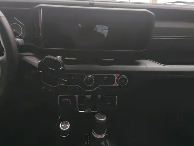 Jeep Wrangler — Фото автомобиля 13