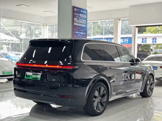 Li Auto L9 — Фото автомобиля 14