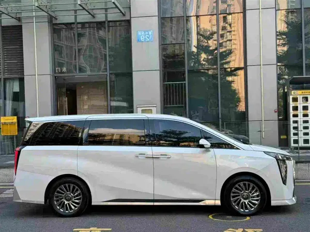 GAC Trumpchi M8 — Фото автомобиля 4