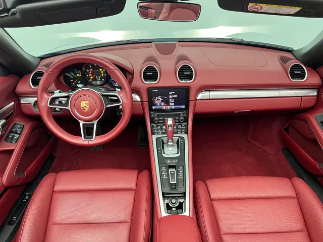 Porsche 718 — Фото автомобиля 17
