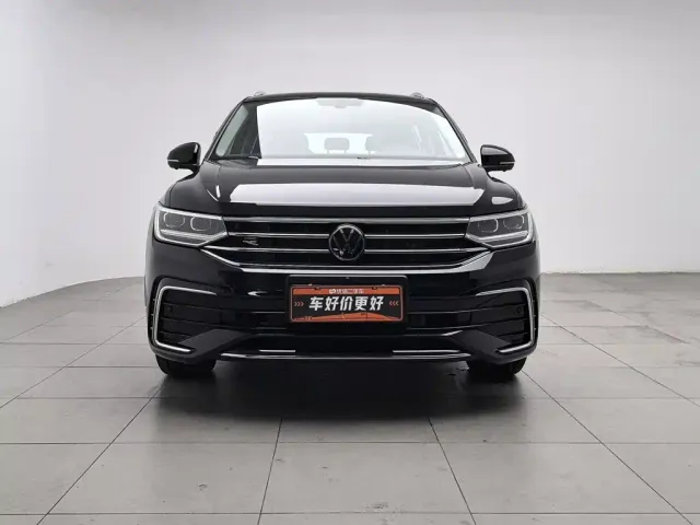 Volkswagen Tiguan L — Фото автомобиля 3