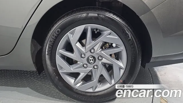 Hyundai Avante CN7 — Фото автомобиля 6