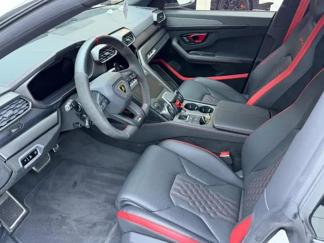 Lamborghini Urus — Фото автомобиля 4