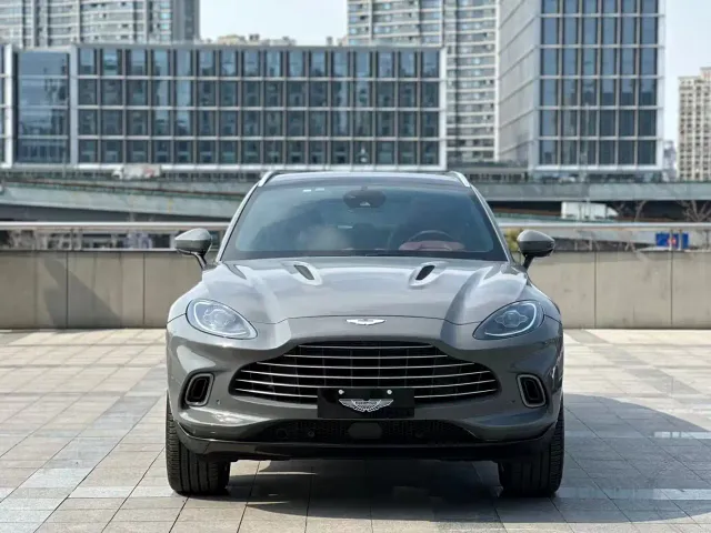Aston Martin DBX — Фото автомобиля 2