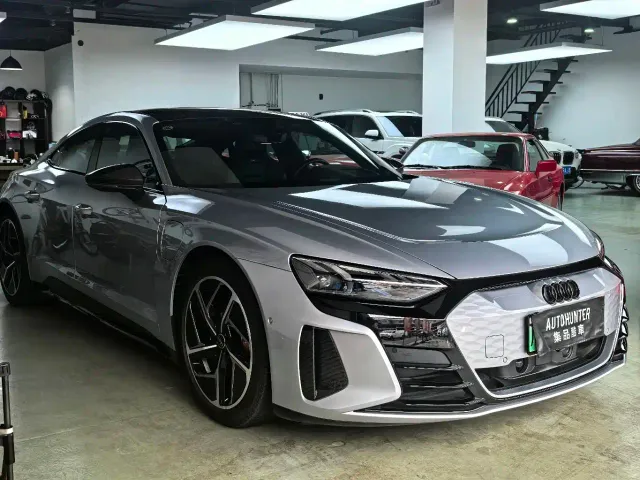 Audi Audi RS e-tron GT 2023 Base Model — Фото автомобиля 3