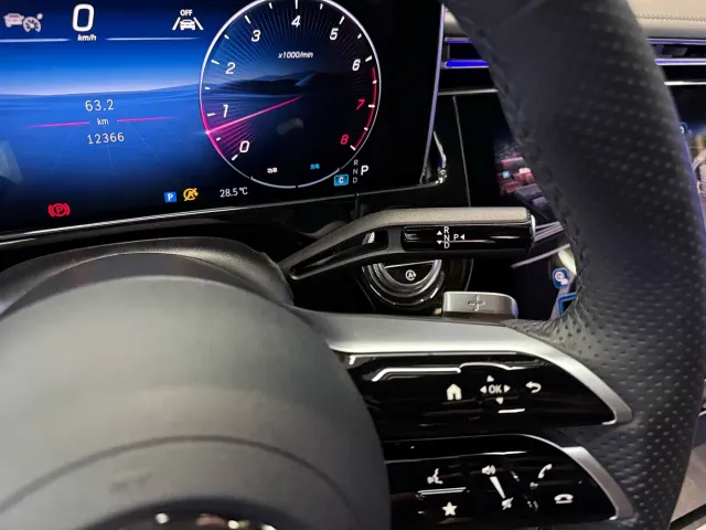 Mercedes-Benz E-Class — Фото автомобиля 16