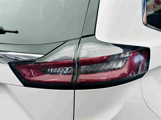 Ford Edge — Фото автомобиля 13
