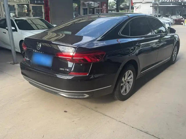 Volkswagen Passat — Фото автомобиля 10