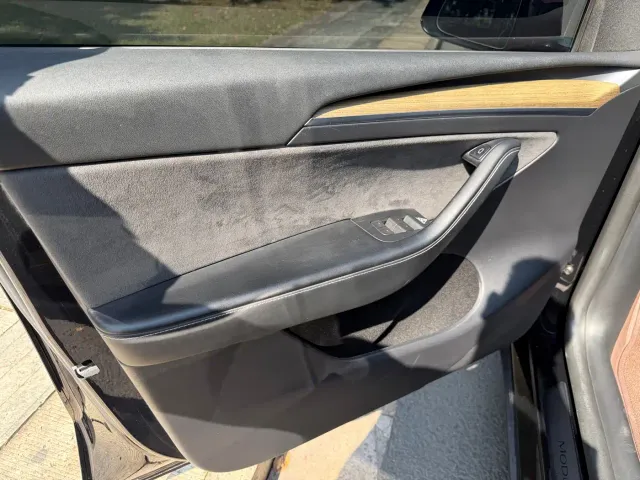 Tesla Model Y — Фото автомобиля 9