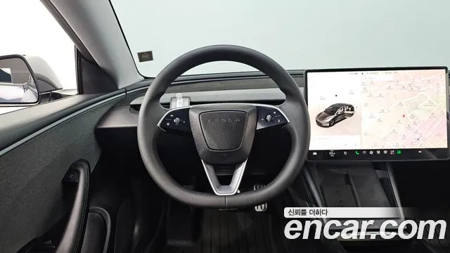 Tesla Model 3 — Фото автомобиля 18