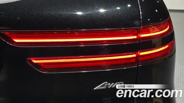 Genesis GV70 — Фото автомобиля 23