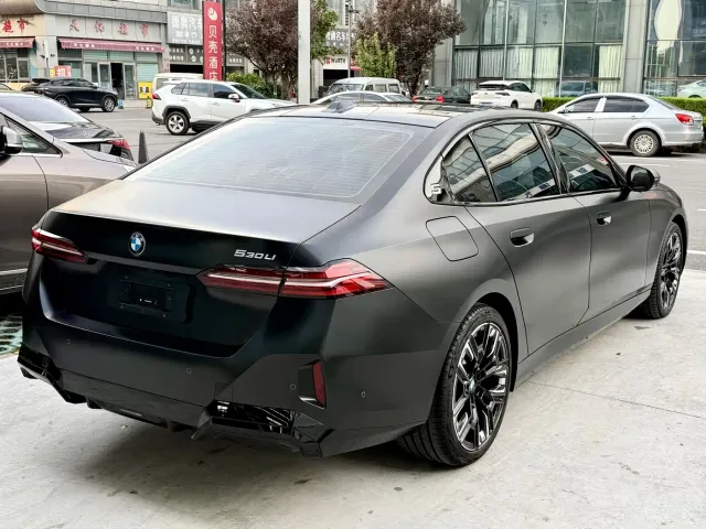 BMW 5 Series — Фото автомобиля 4