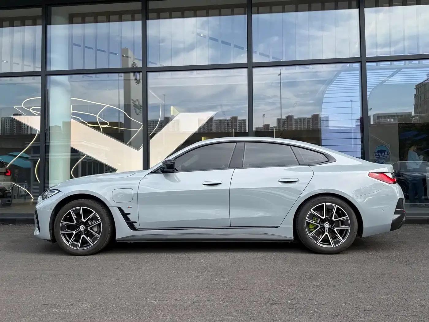 BMW BMW i4 2023 eDrive35 — Фото автомобиля 4