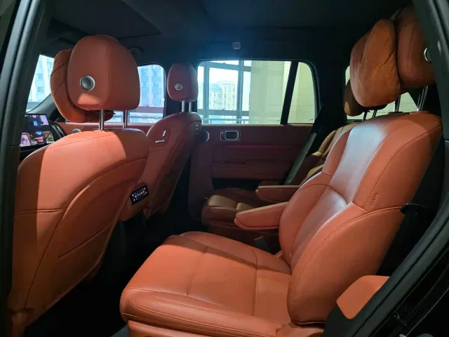 Li Auto L8 — Фото автомобиля 5