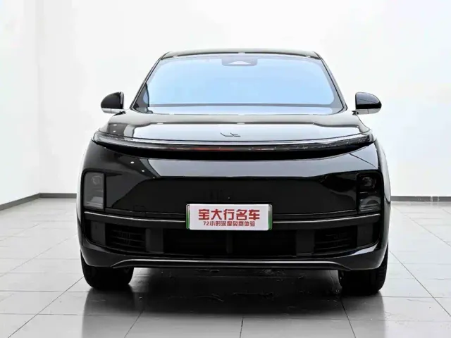 Li Auto L8 — Фото автомобиля 2