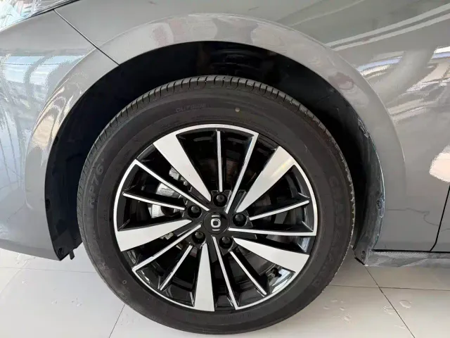 Changan Qiyuan A05 — Фото автомобиля 4