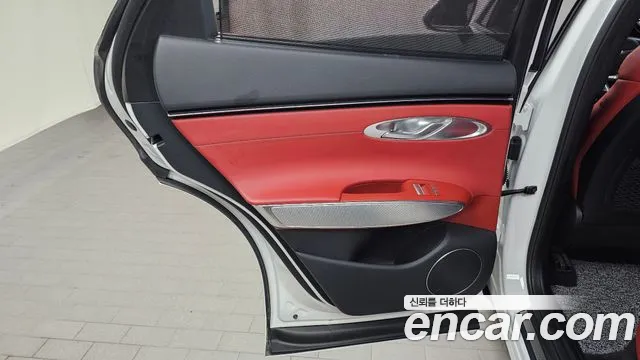 Genesis GV70 — Фото автомобиля 14
