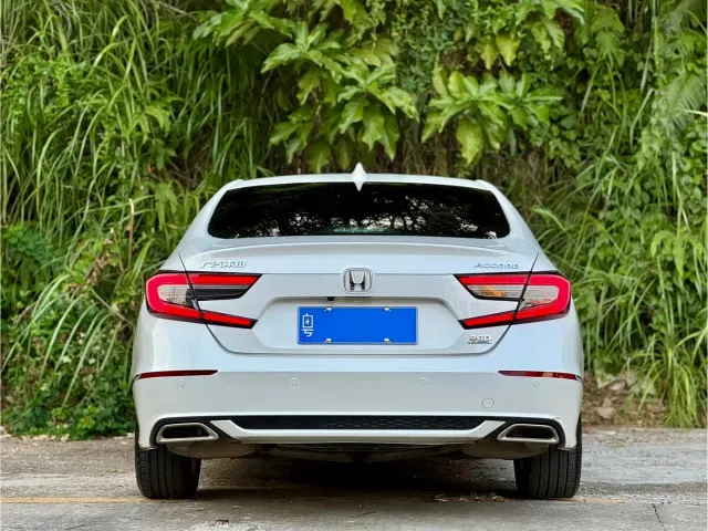 Honda Accord — Фото автомобиля 5