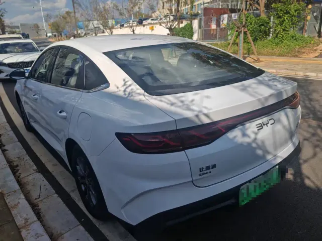 BYD Qin L — Фото автомобиля 6