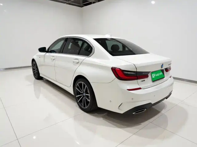 BMW 3 Series — Фото автомобиля 4