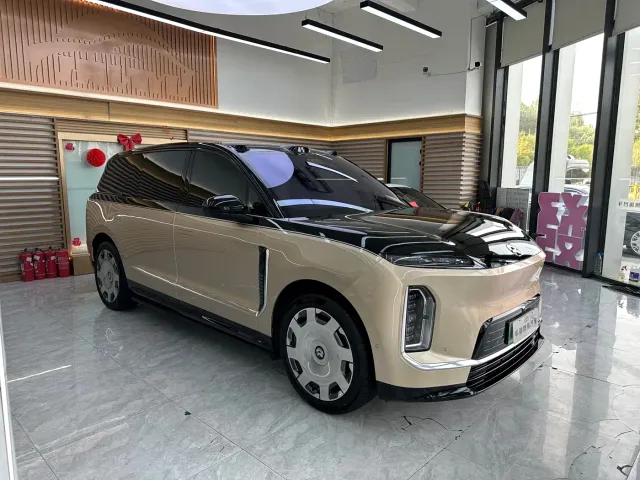 Nio ES9 — Фото автомобиля 3