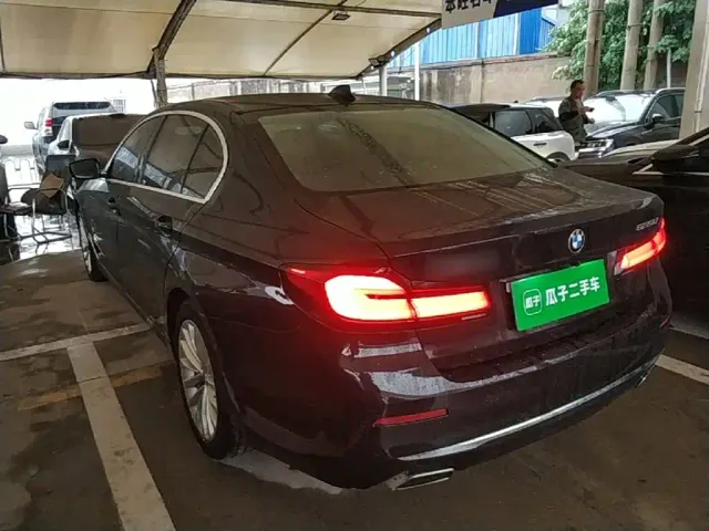 BMW 5 Series — Фото автомобиля 4