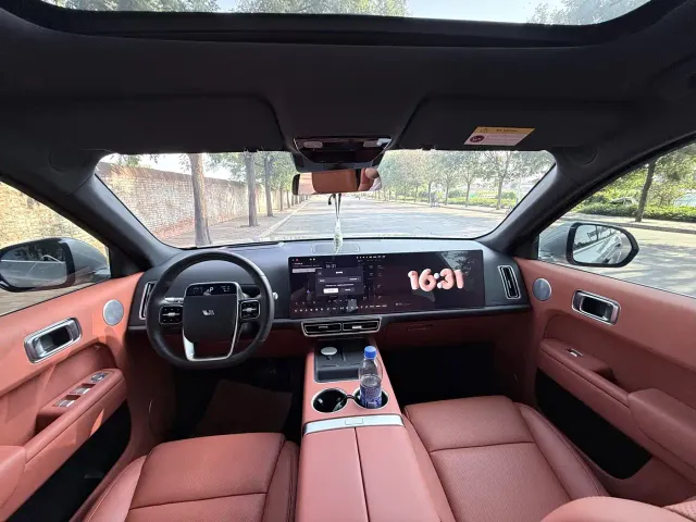Li Auto L9 — Фото автомобиля 6