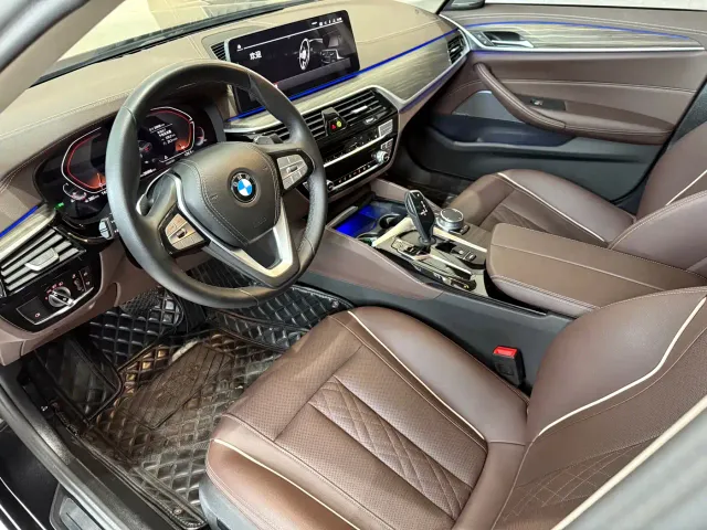 BMW 5 Series — Фото автомобиля 5