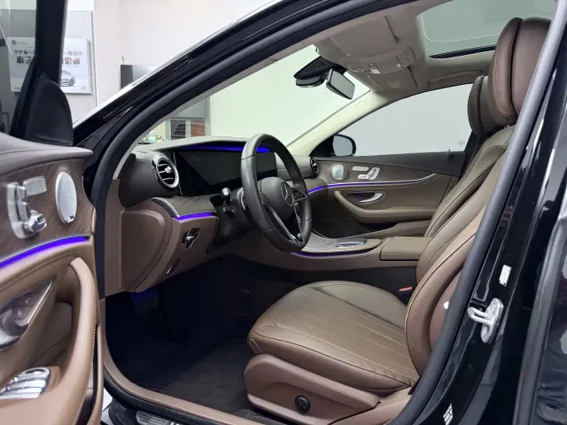 Mercedes-Benz E-Class — Фото автомобиля 4