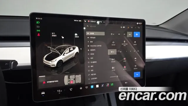 Tesla Model Y — Фото автомобиля 22