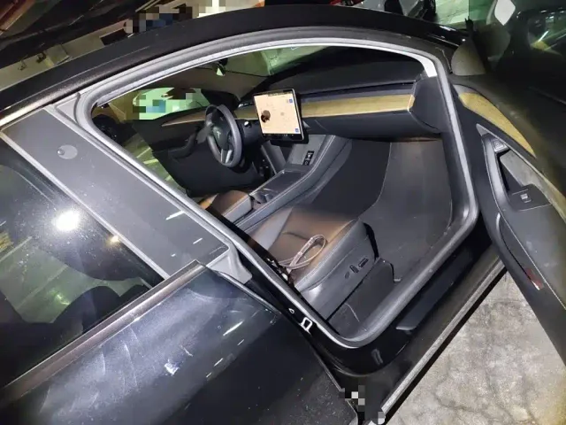 Tesla Model Y — Фото автомобиля 18