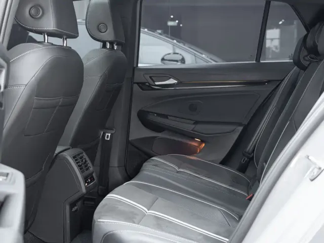 Volkswagen Golf — Фото автомобиля 14
