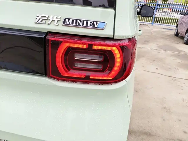 Wuling Hongguang Mini EV — Фото автомобиля 7